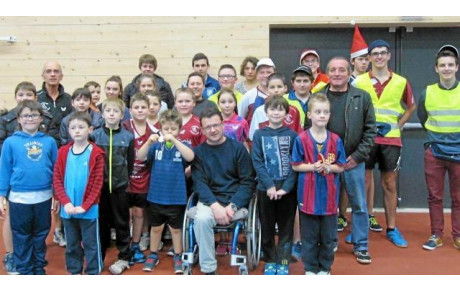 Trentre trois pongistes au tournoi de Noël